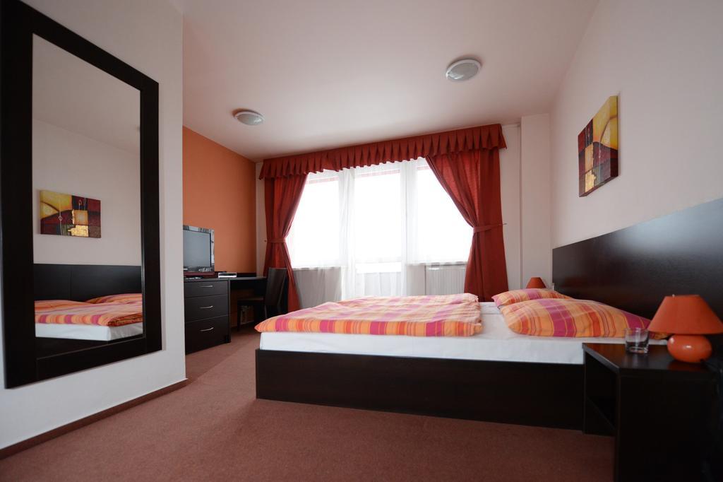 Garni Hotel Fellini Žiar nad Hronom Chambre photo